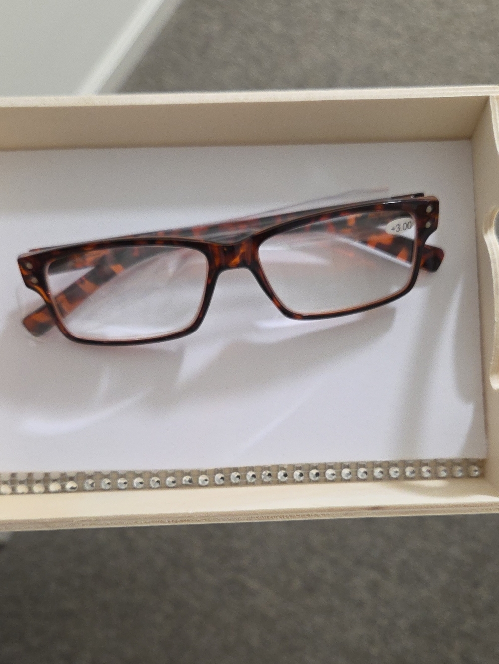 Brown Reading Glasses +3.00